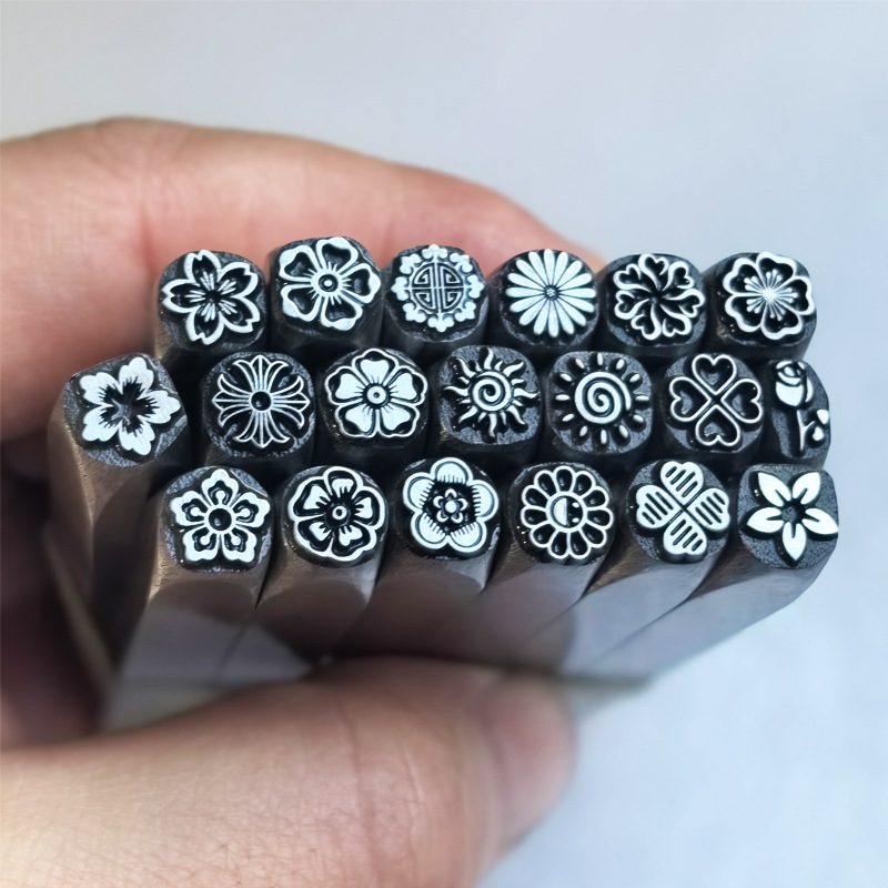 Jewelry Making Anvil - プロ仕様の金属刻印＆チェーシングツールセット、ジュエリー製作、金銀彫刻、DIYクラフトキット、ギフト用スチールパンチ