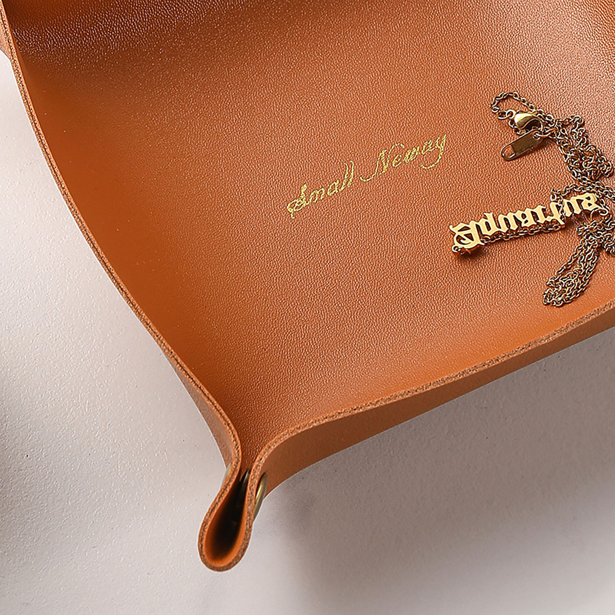 北欧スタイルの革収納トレイデスクトップオーガナイザーキージュ - Jewelry Making Organizer Box のレビューと価格